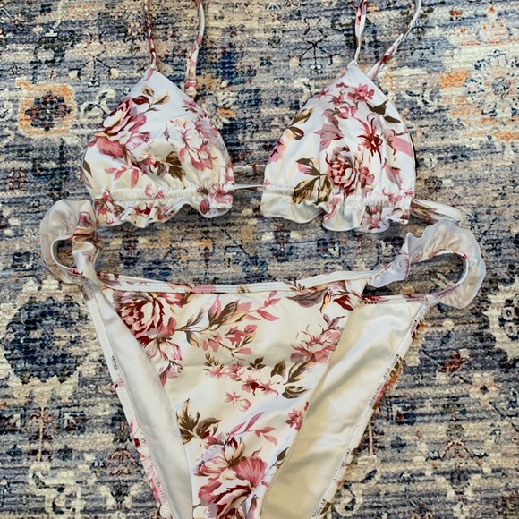 PacSun swimsuit - Picture 3 of 3